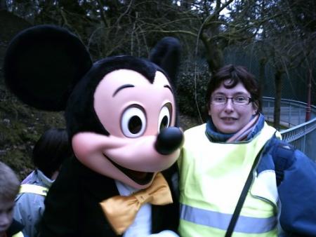 ET BEN QUOI ELLE PAS BELLE MA CELINE AVEC SON COPAIN MICKEY !!
